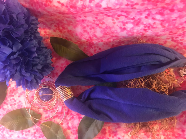 Short Blue Scarf Necklace with pendant
